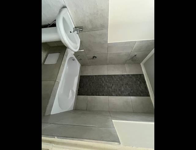 3 BEDROOM HOUSE TO LET IN DALVIEW
